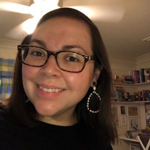 Meet your Posher, Caitlin